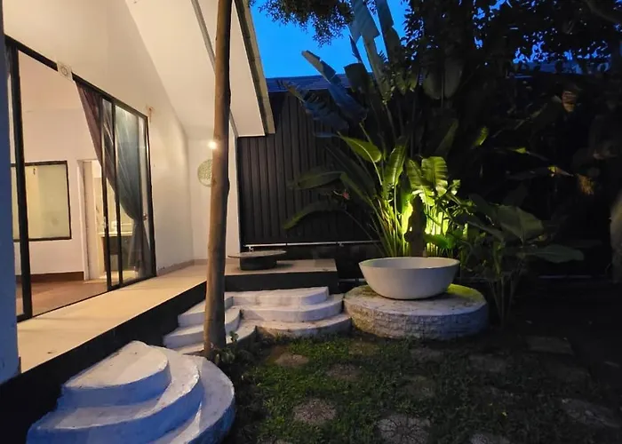 Jhon House & Grill Ferienhaus *
